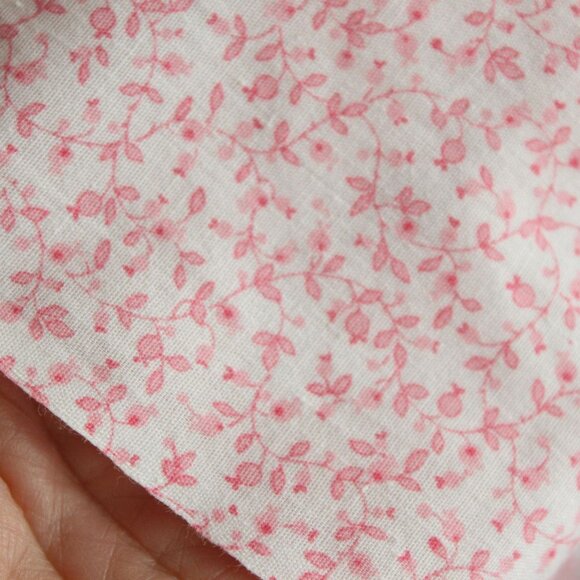 Vintage Fabric Scrap, Pink Floral VInes Cotton 46" x 46" Square, Fat Quarter - Picture 8 of 10